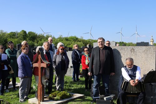 Polaganje vijenca Jivi Kovačiću na cimitru u Novom Selu